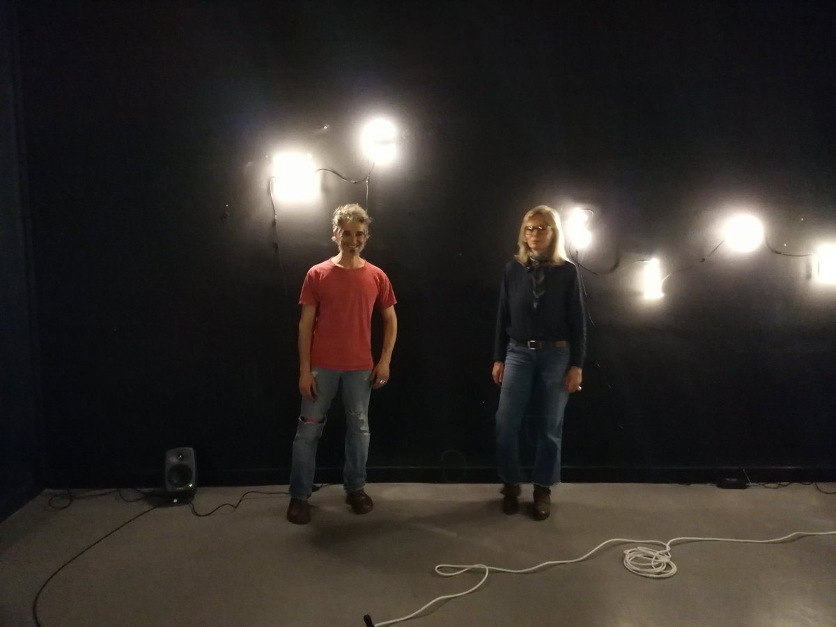 EnsembleFlashb1's tweet photo. Du 13 au 16 décembre, Le Labo Flashback est heureux d'accueillir en résidence l'artiste #AnnetteMengel et le réalisateur en informatique musical, #DavidCodina, pour la finalisation du projet d'installation sonore et lumineuse interactive "EX TI NC TI ON". 
#NewMusic #VisualArt https://t.co/T46XvMtg3G