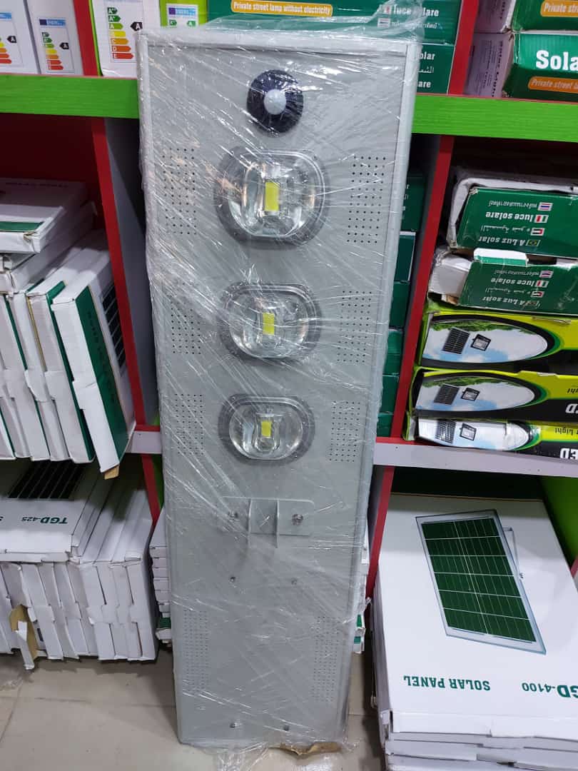 Emmanosky's tweet image. Biko make una buy solar street light naa

Make I fit see money for Christmas clothes 😭😭

#FreeTemsAndOmahLay Me as a Nigerian Me as Buhari World bank Osita Ihe me #PowerYourCreativity #EricaXKukusHairAd