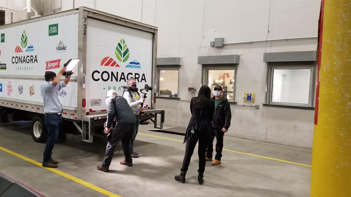 FoodDepository's tweet image. A look behind the scenes on the @TODAYShow, where @ConagraBrands has generously donated 12,000 lbs of food to help us put meals on the table for our neighbors this holiday season!