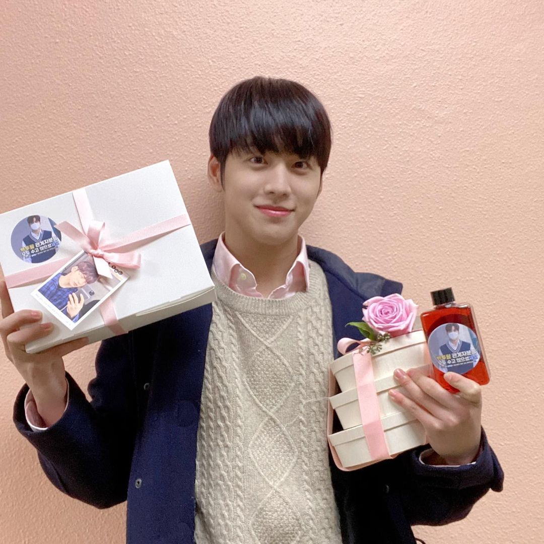 KOOKHEONTH's tweet photo. [INSTAGRAM]

kukon_2's ig

🗓️201215

🔗: https://t.co/5Q1aY8Gj71

(แปลต่อด้านล่างค่ะ)
-
#김국헌 #국헌 #KIMKOOKHEON #คิมกุกฮอน #KOOKHEON #비오브유 #B_O_Y #BOfYou #Phase_Two #보고싶다 https://t.co/vJJ8IcoRGr