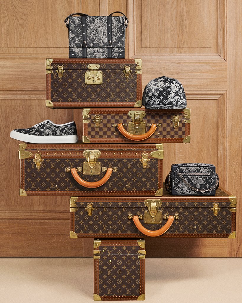 louis vuitton trunk stack