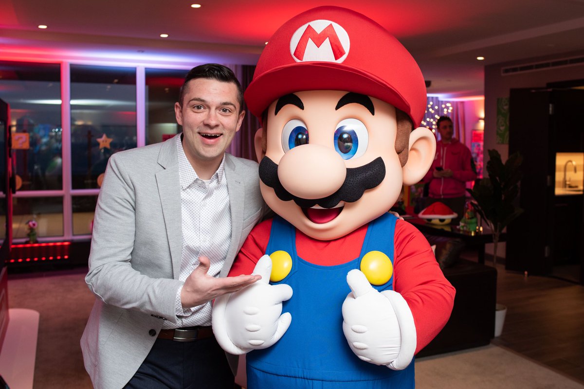 Dapper_Tux's tweet photo. It’s the 35th anniversary of #SuperMarioBros 🎉
The #NES was my first console, Mario and I have done some growing together! 🍄
Share your #MyMarioMemory for a chance to win some threads from my pals @NintendoCanada 🇨🇦
Use that ⭐️ power speed, contest end Dec 17th! https://t.co/n9rbAo9JcD