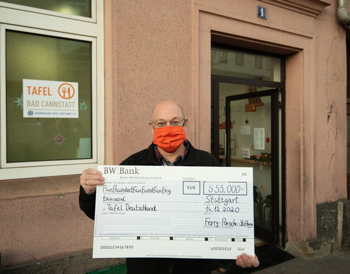 Was ist für Euch eines der schönsten Rituale zu Weihnachten? Für uns ist es das #Geben!
Die Ferry-Porsche-Stiftung spendet zu Ehren des 111. Geburtstags des Namensgebers Ferry Porsche insgesamt 555.000 Euro an die <a href="/Tafel_DE/">Tafel Deutschland e.V.</a> 
➡️ferry-porsche-stiftung.de

#Tafel #Weihnachten #FPS