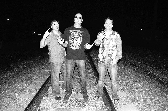 BirdmanClambake's tweet photo. Thanks to @SoFlaNights.com for the β€ and "Build a Bridge" #AlbumRelease Party ft. special guest #AlexaLash event listing! See you Friday @BARNANCY305, 9 p.m. No cover, 21 and over welcome, #WearAMask.
https://t.co/ic6Q85uvxH https://t.co/2I2oGdN7Cf