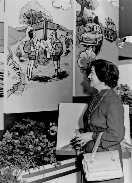 Mary was a bright student & on finishing secondary school she attended  #UCD, from which she graduated with honours. She began her diplomatic career in  #London, after which she was stationed in  #Stockholm; she became fluent in Swedish. 2/6  #IrishWomenInHistory  #NollaigNamBan