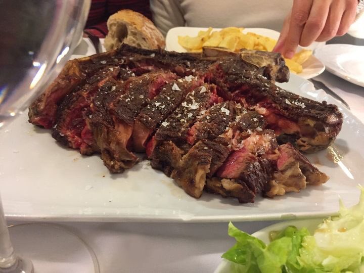 sukalde_bilbao's tweet photo. Zorionak amig@s
Recordar que Sukalde está abierto para que vengáis a pasar un buen rato con nosotros. Gastronomía y compañía es el mejor maridaje. ¡Felices fiestas a tod@s!

c/ Elcano 21 #bilbao
Teléfono: 944 70 30 32
(Desde Plaza Moyúa elegir calle Elcano 31 )
#ABIERTO #zorionak https://t.co/bi1kYKdUfo