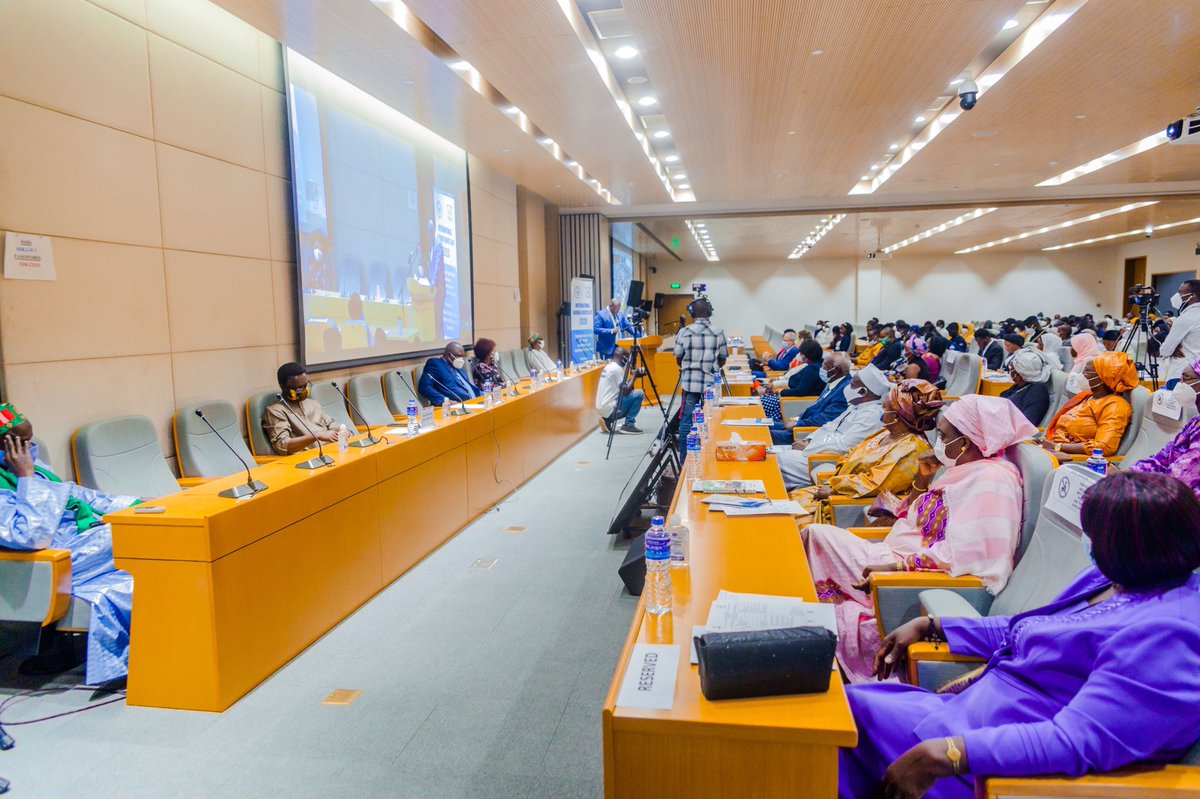 SDKJ_Center's tweet photo. Our experienced event planners assisted the organizers to simulate an international court setting. We utilized our live streaming capabilities to project the proceedings in real time on giant screens to ensure smooth coverage for everyone in the hall. 
2/3 https://t.co/SpF5IV6tsZ