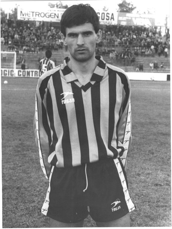 The 80s also saw a few star names pass through Sestao Sport clubLegendary manager Javier Irureta would spend four seasons thereErnesto Valverde played there, while José Luis Mendilibar spent 8 seasons at the club #LLL 