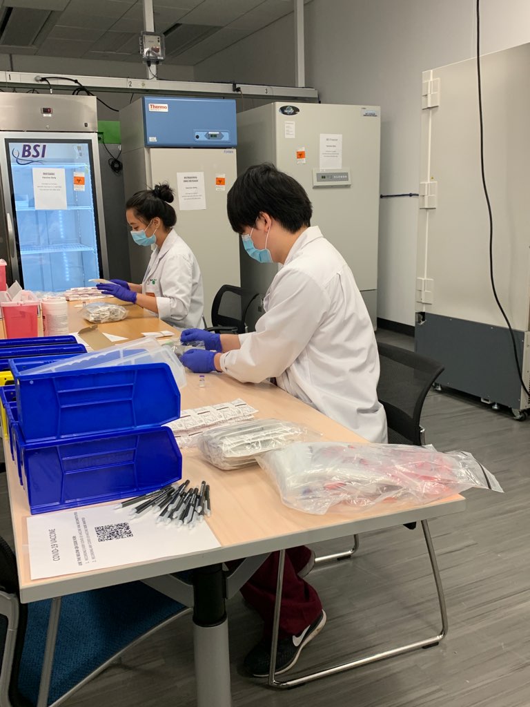 DellMedSchool's tweet image. HAPPENING NOW: The first #COVID19 vaccines in Austin are being prepared by @UTexasPharmacy students. @UTHealthAustin and #DellMed team are administering to health care workers shortly. #ProtectTexasTogether @UTAustin