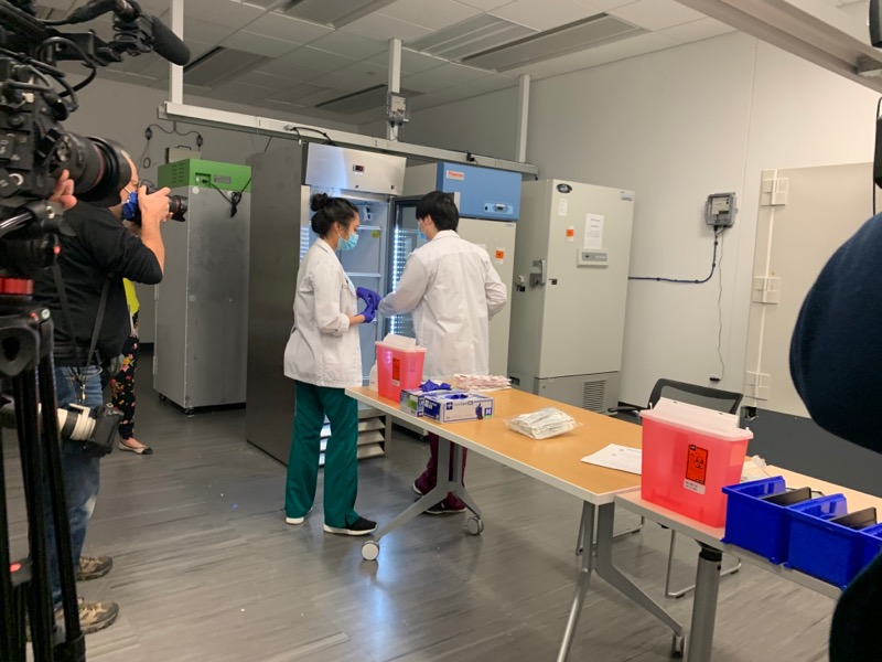 DellMedSchool's tweet image. HAPPENING NOW: The first #COVID19 vaccines in Austin are being prepared by @UTexasPharmacy students. @UTHealthAustin and #DellMed team are administering to health care workers shortly. #ProtectTexasTogether @UTAustin