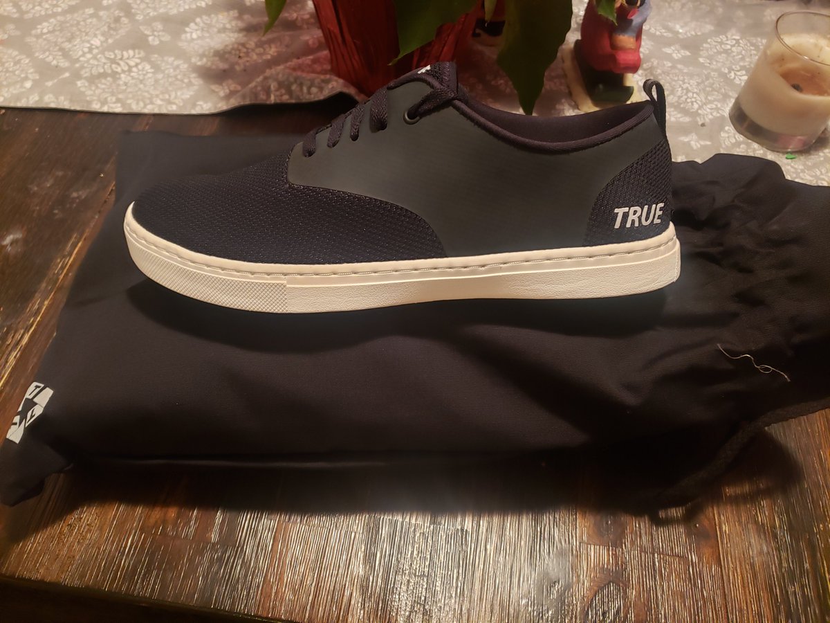 thank you to  @RangeHeroes who connected me with  @TRUElinkswear and they sent some of the player's shoes