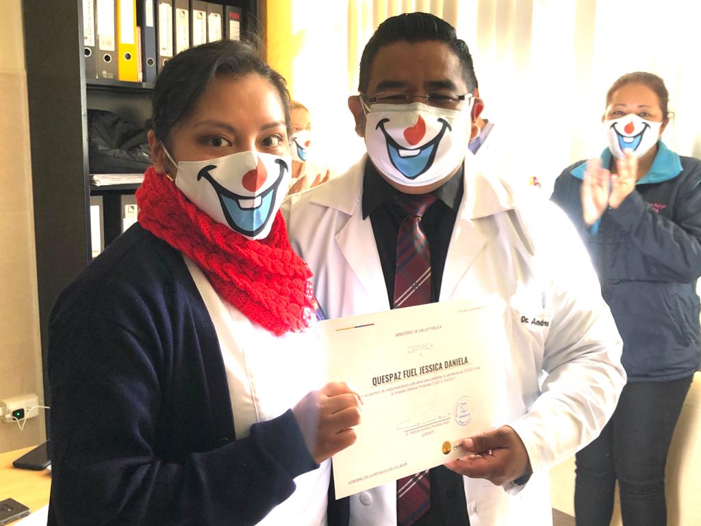 SaludImbabura's tweet photo. #Tulcán | [AHORA] Autoridades del hospital Luis G. Dávila, liderado por  Andrés Puetate, realiza agradecimiento y entrega de reconocimiento al personal del servicio de pediatría, por el compromiso y vocación que demostraron al enfrentar la pandemia por COVID-19 #YoSoyMS https://t.co/a2T8YBJhiJ