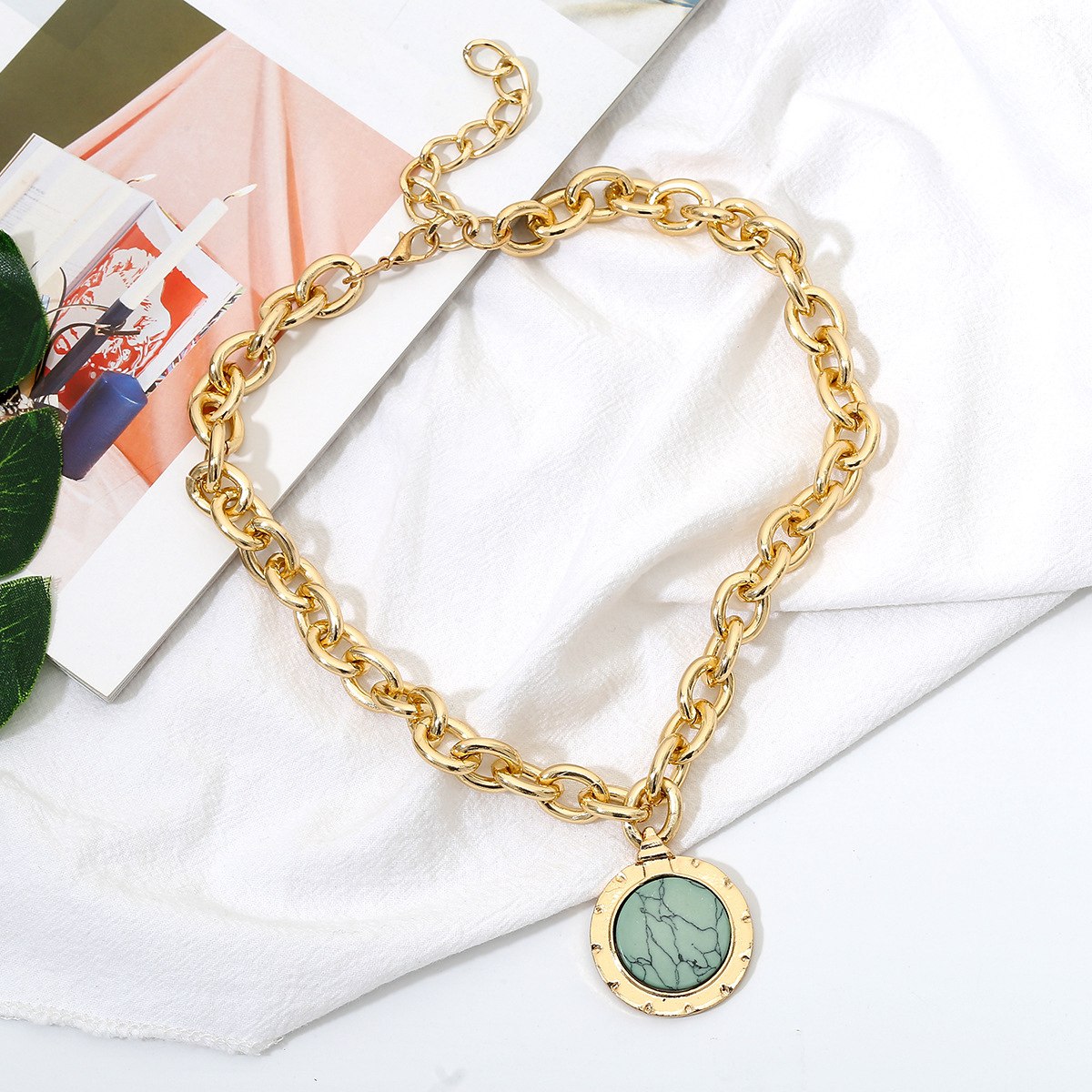 Feelegancecom's tweet photo. 🍂 Vintage necklace worthy of Autumn.
💎 Vintage Chain Necklaces.
🛍️ Start shopping now !
🌍 Free shipping to all over the world !
👆🏻Link in bio !
#necklace #necklaces #jewelrydesigner #jewellery #jewelry #accessories #jewelrylover #jewelryoftheday #jewelsofinstagram #womanstyle https://t.co/snmDz6lbAf
