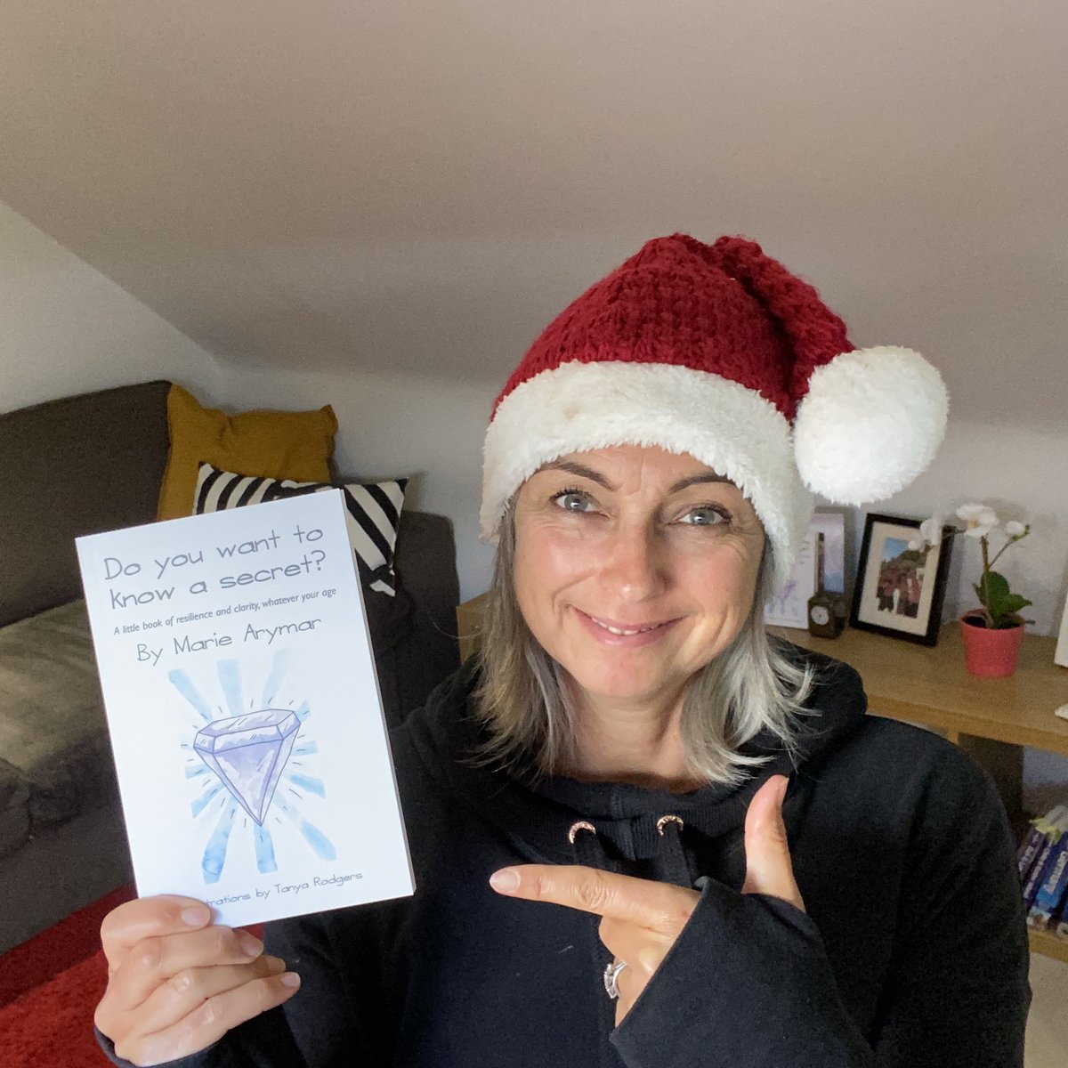 The perfect Christmas stocking filler idea, so hop on here to buy your copies (or via Amazon). 
This short book is perfect for young people who get caught up with worry and anxious thinking.
realisationworks.com/buy-my-book
#childrensmentalhealth #anxietysupport #parenting