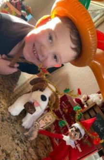MissMcKeownA4's tweet photo. Hanging with Aedan and pals! Thanks for including us! What a cool crew! ๐#FlatMsMcKeown #FlatPenny https://t.co/9ngVclgBxJ