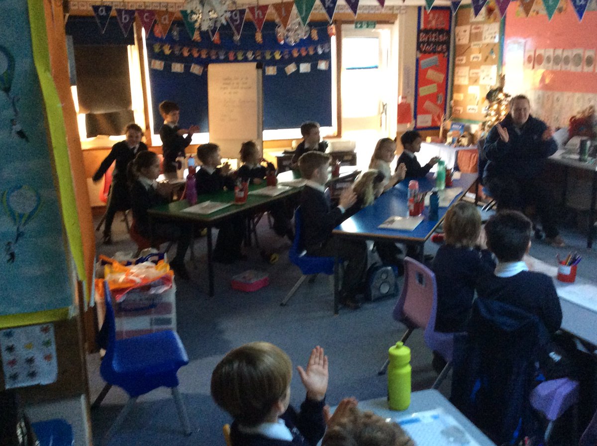 StMartins4to11's tweet photo. Class 7 enjoying the carol service and joining in using non-verbal techniques.
#KS1 #ThirdWeekOfAdvent #Christmas https://t.co/TfjiSPdFXf