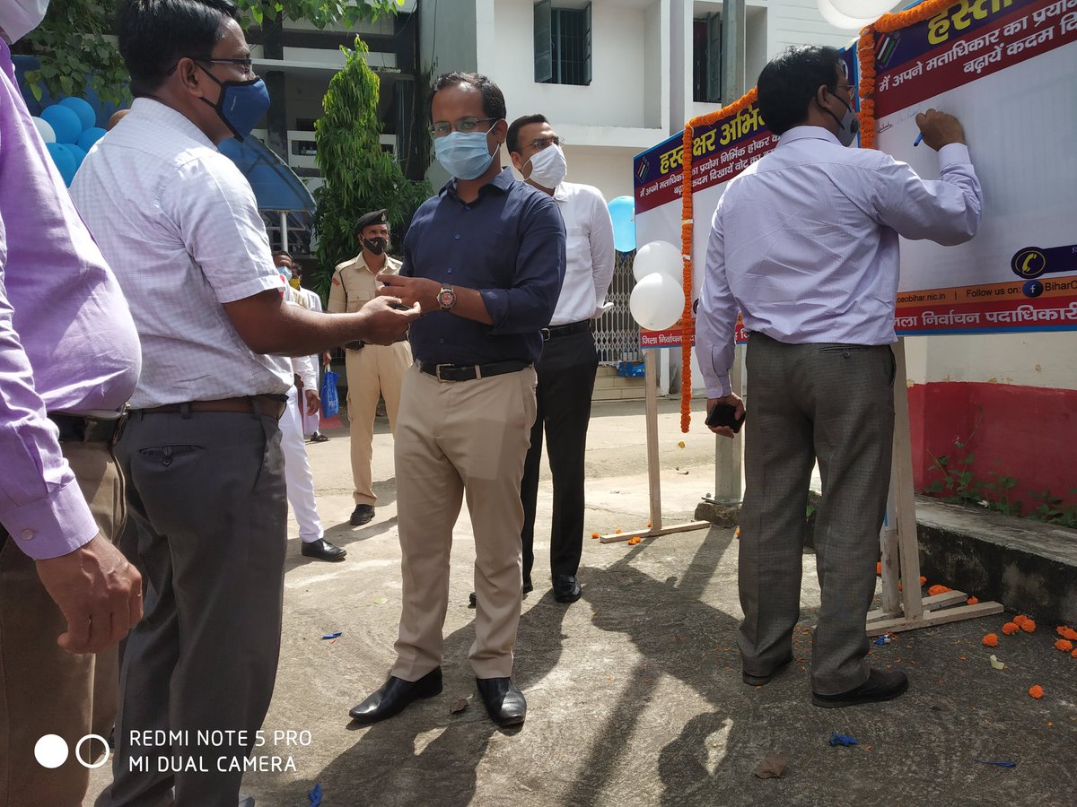 imprarocks's tweet photo. Feeling Thankful To join in Signature Campaign.
Signature campaign is organized by Sri Suharsh Bhagat,
District magistrate banka and DDC Banka under SVEEP programme.
#prarocks
#banka 
#sveep https://t.co/iqYFPuHOCA