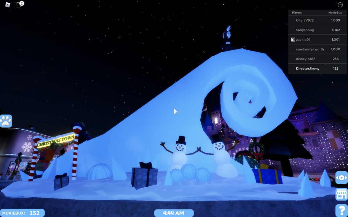 HorrificP's tweet photo. Hey @MovieLandROBLOX  really enjoyed your Christmas Parade last night! #roblox #virtualthemeparks #christmas #christmasparade #thenightmarebeforechristmas #santa #mickeymouse #goofy #pluto https://t.co/7mbiefsBdS