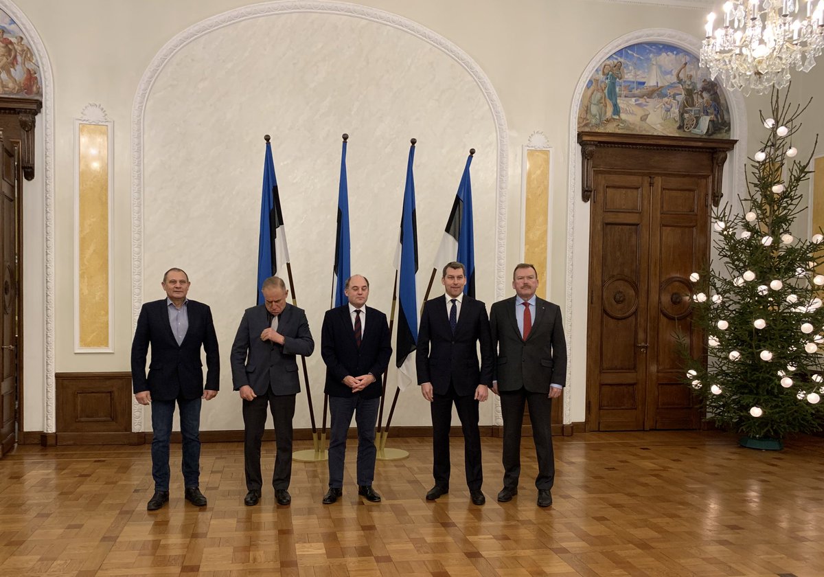 BubbearT's tweet photo. It has been a privilege to show @BWallaceMP the great work British troops are doing in #Estonia as part of #eFP.  Good meetings with @MoD_Estonia @ratasjuri and Parliament’s Defence Committee #WeAreNATO #StrongerTogether https://t.co/NgvYqFkdHi