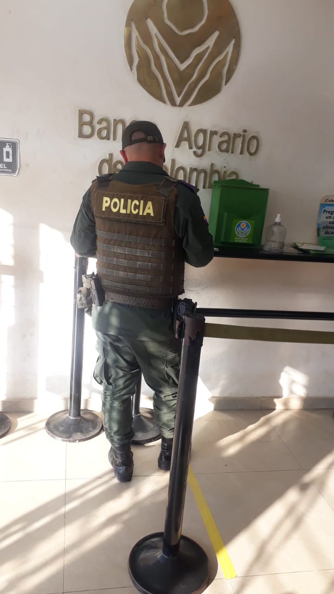 SucrePolicia's tweet photo. En el municipio de #Guaran, continuamos garantizando con nuestras unidades del #MNVCC, la seguridad. #TodosContraElHurto  
#NavidadProsperaYSegura https://t.co/HUW9cFtQbL