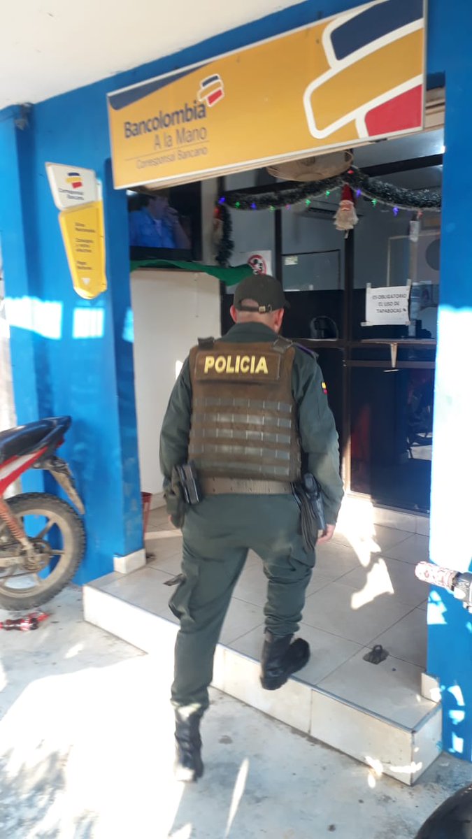 SucrePolicia's tweet photo. En el municipio de #Guaran, continuamos garantizando con nuestras unidades del #MNVCC, la seguridad. #TodosContraElHurto  
#NavidadProsperaYSegura https://t.co/HUW9cFtQbL