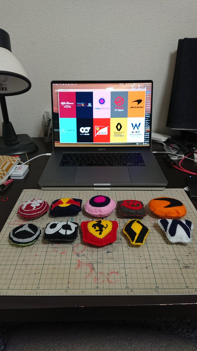 mo_mzone's tweet photo. メルセデスとハースを撮るのを忘れてましたが、10チームできました。あとは組み立て。#メリー #F1 #constractors #産まれるまでに完成させる #alpharomeo #redbull #racingpoint #haas #maclaren #Melsedes #alphatauri #ferarri #renault #williams https://t.co/IVMJjQYz2K