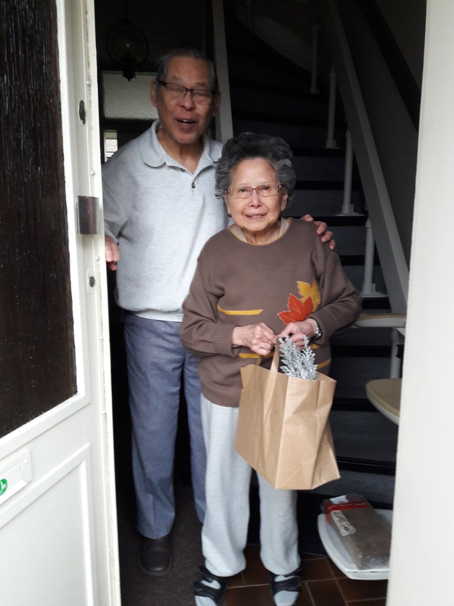 Druk geweest om vanuit Buurtinitiatief Oké Nu Overvecht een kerstattentie aan onze deelnemers te bezorgen. Bedankt sponsoren Jumbo en Intratuin.
Blijf gezond.