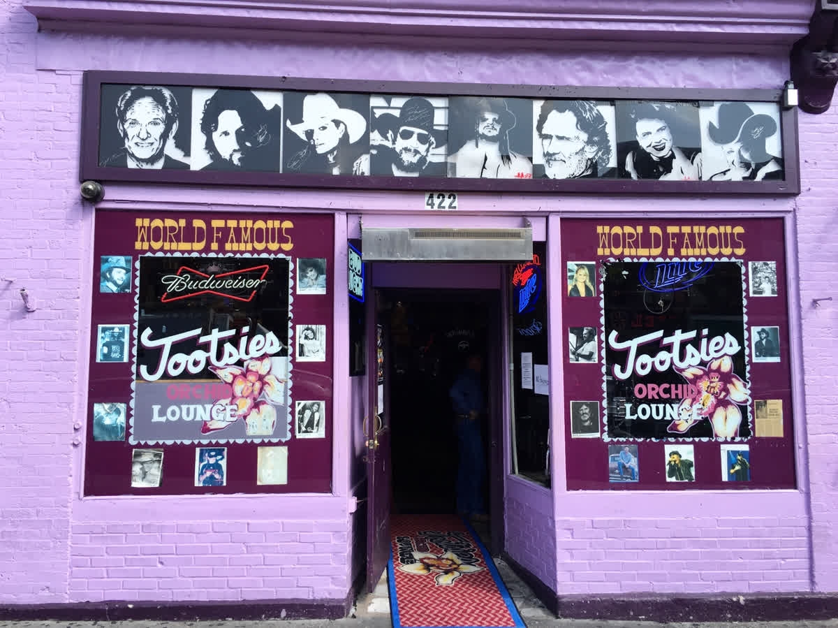 Here are Tootsie's🎄Christmas🎄hours:
Christmas Eve: 10 am - 11 pm
Christmas Day: Closed

New Years hours coming soon!