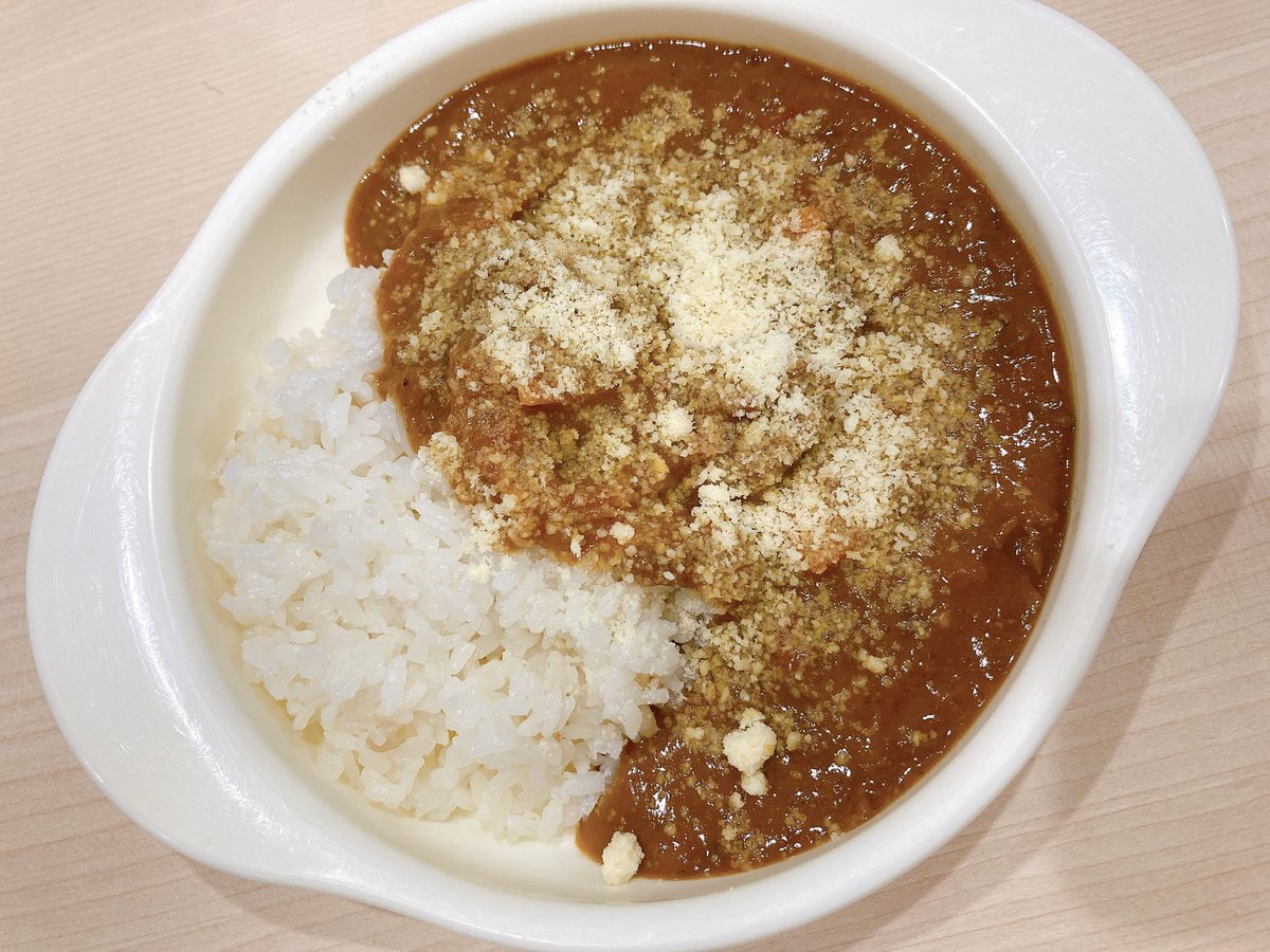 ゆきの 大人と同じカレーを 粉チーズでマイルドに 元々トマト缶 チョコレート りんご 牛乳に生クリーム入れて マイルドにするんだけど さらに粉チーズで 取り分け幼児食 幼児食 晩ご飯 カレー