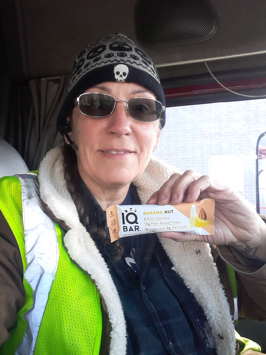 TeaWithSu2's tweet photo. Working on my birthday enjoying my banana nut @eatiqbar #IQBAR https://t.co/b1oHPG52ly