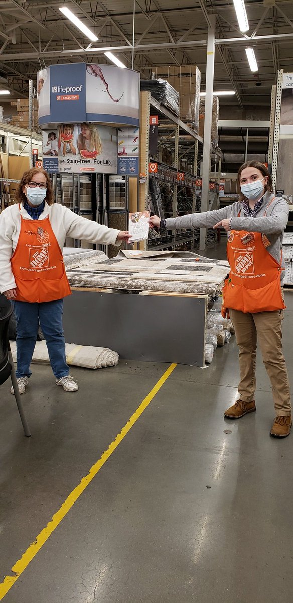 CrabeErika's tweet photo. Recognition Train continues! Recognizing D23/59 Specialist Mary Beth for going above and beyond and getting yet another wonderful VOC mention! (@jeffmurph004 had to get in on the Homer fun too!)
@V_Soto_G @hmalak @HD6225 https://t.co/gevnvE4jz6