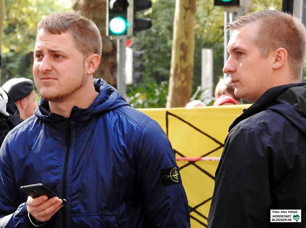 Nordstadtblog's tweet photo. Viele Umbrüche in der #Neonazi-Szene in #Dortmund und aktiver Personal-Austausch mit #Chemnitz #Brück #NoNazisDo #NoNazis #BlockaDo #VVN #WirSindMehr https://t.co/OUY2ZFykg8 https://t.co/sp8lQFEL9H