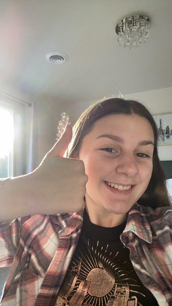 audryn_just's tweet photo. Flannel day for Holipalooza! @PTownStuCo https://t.co/JzzpDcBS5S