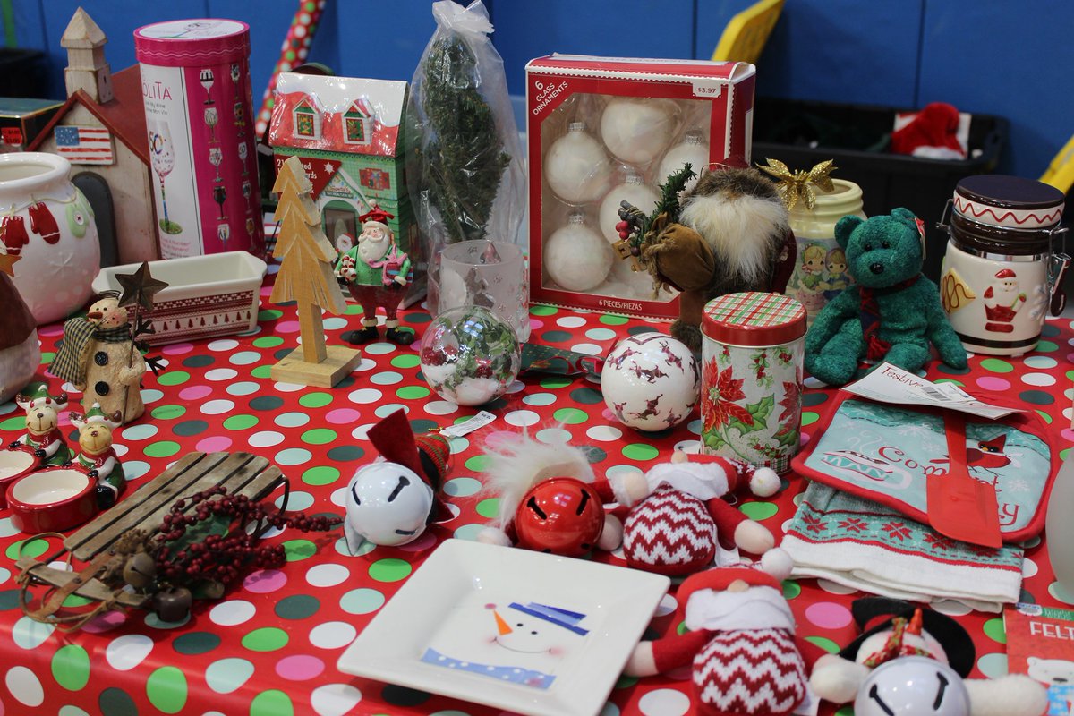 GreenChimneys's tweet photo. There's no masking our merry: our recreation dept. hosted a safe, fun way for students to shop for loved ones. The Holiday Bazaar spanned 3 days to give students space. Thank you to ALL of our staff for helping student navigate this holiday season!

#853school #specialeducation https://t.co/lNiX9XoEG3
