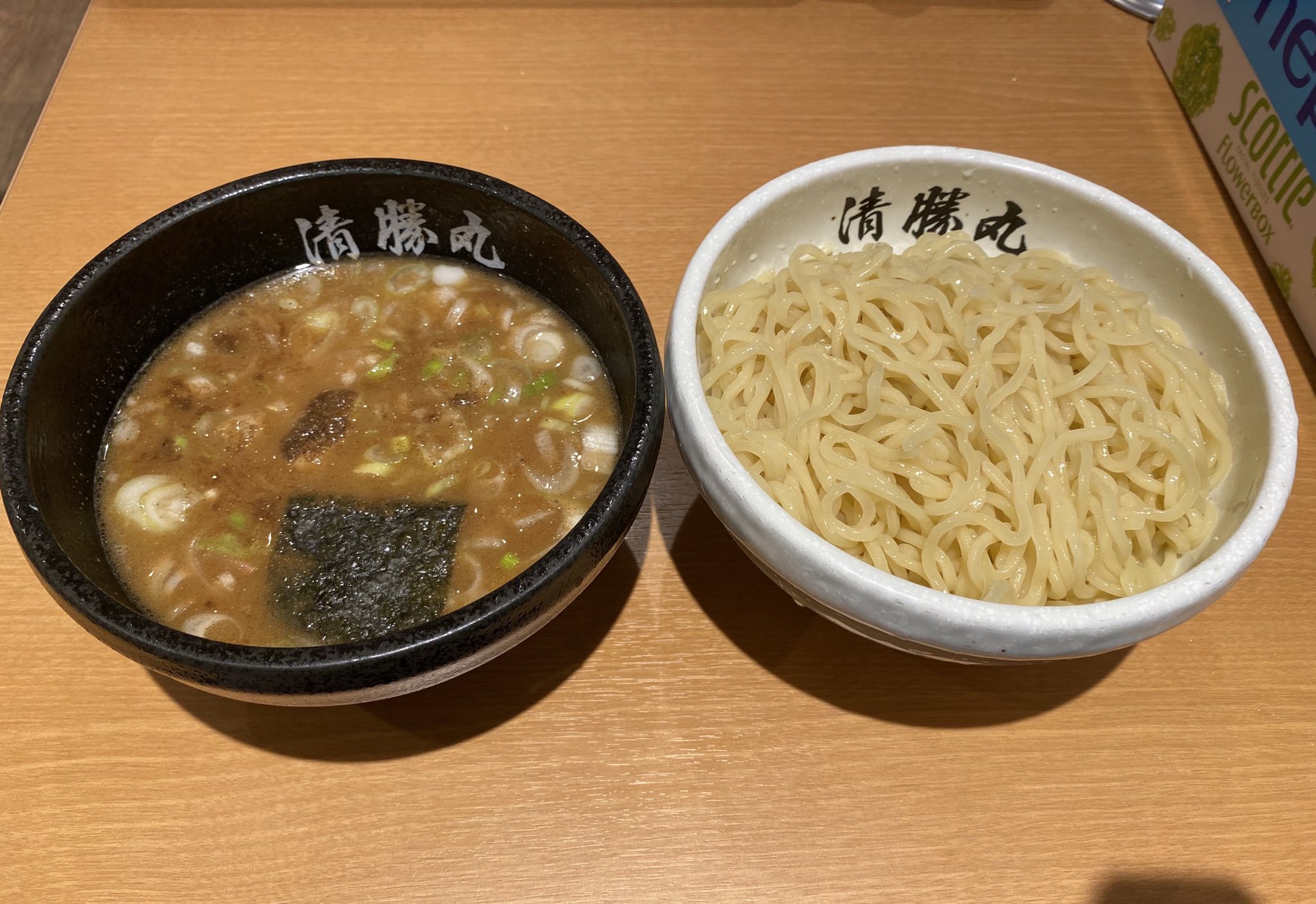 かんかんグルメ 清勝丸 神奈川藤沢 藤沢駅から徒歩 替玉食べ放題をたったの100円で食べることができるお店 藤沢で ランチ探している方 グルメを探している方 つけ麺を大量に啜りたい方は是非行ってみてください T Co 50biuosnix Twitter