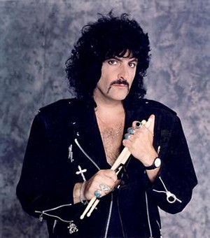 Happy birthday to former King Kobra and Blue Murder drummer Carmine Appice. He turns 74 today. 