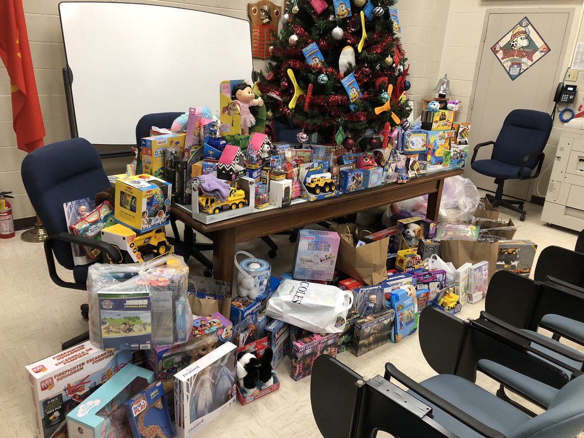 PointEdwardFire's tweet photo. You have until Thursday December 17th to drop off your gifts at @PointEdwardFire for the children’s ward at @bluewaterhealth        Thank you to all who have already contributed and helped fill our tree!
#Christmas2020 #santasresponders https://t.co/zRDZUPMJxw