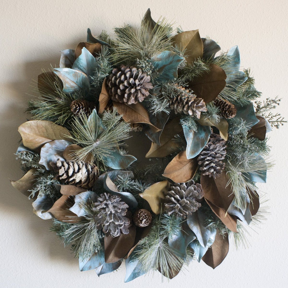 AlexanderDoux's tweet photo. Did you know that by the mid 1800’s, the traditional holiday #wreath placed on a door symbolized a friendly welcome to guests? #alexanderdoux #atlanta #buckhead #christmas #doingitfromtheheart #floraldesign #florist #handmade #holidayseason #holidaywreath #love #natural #winter https://t.co/1fA1aXhSWg