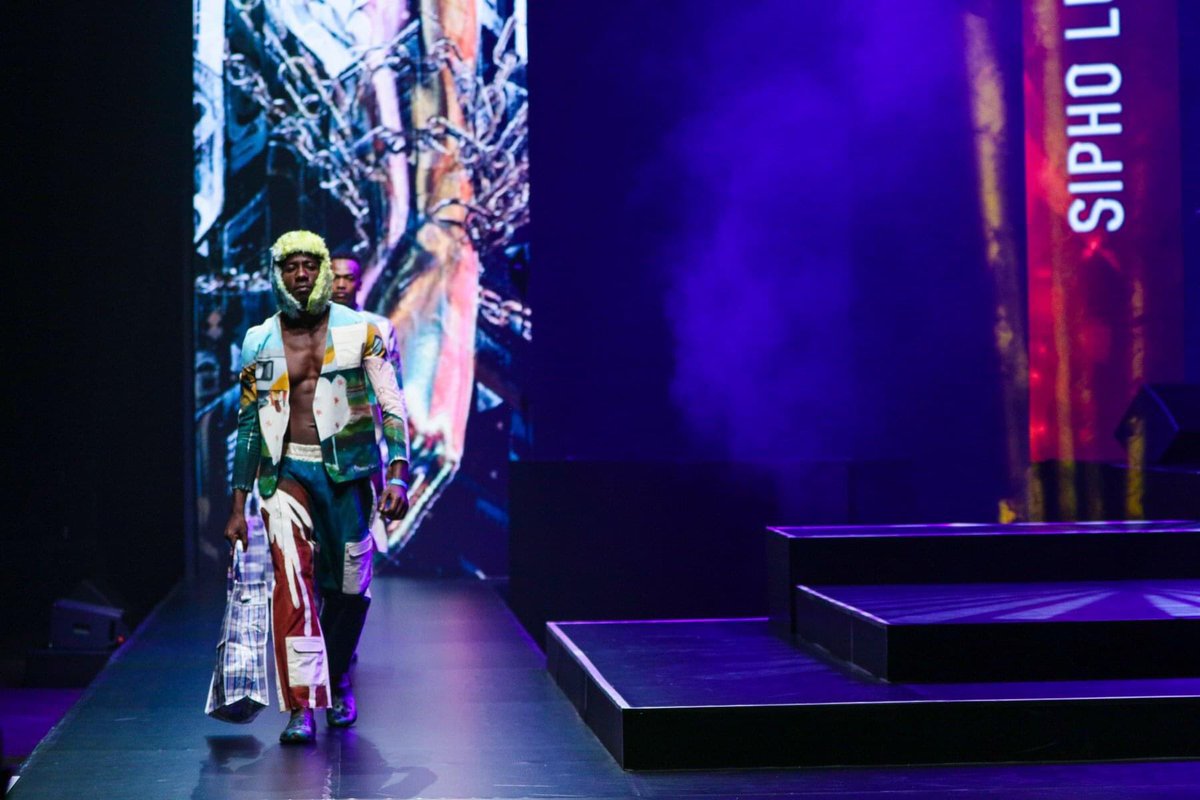 Dbnfashion_fair's tweet photo. Designer: Sipho Lushaba

📸: @sdrphoto 

[DFF Class of 2020 Fashion Showcase &amp; Recognition Awards] 

#supportlocal #dff2020  #dbf2020 #durbanhasmore #madeindurban #rediscoverdurban #buylocal #supportlocalbusinesses @eThekwiniM @DBNBusinessFair https://t.co/ineFM0mCUq