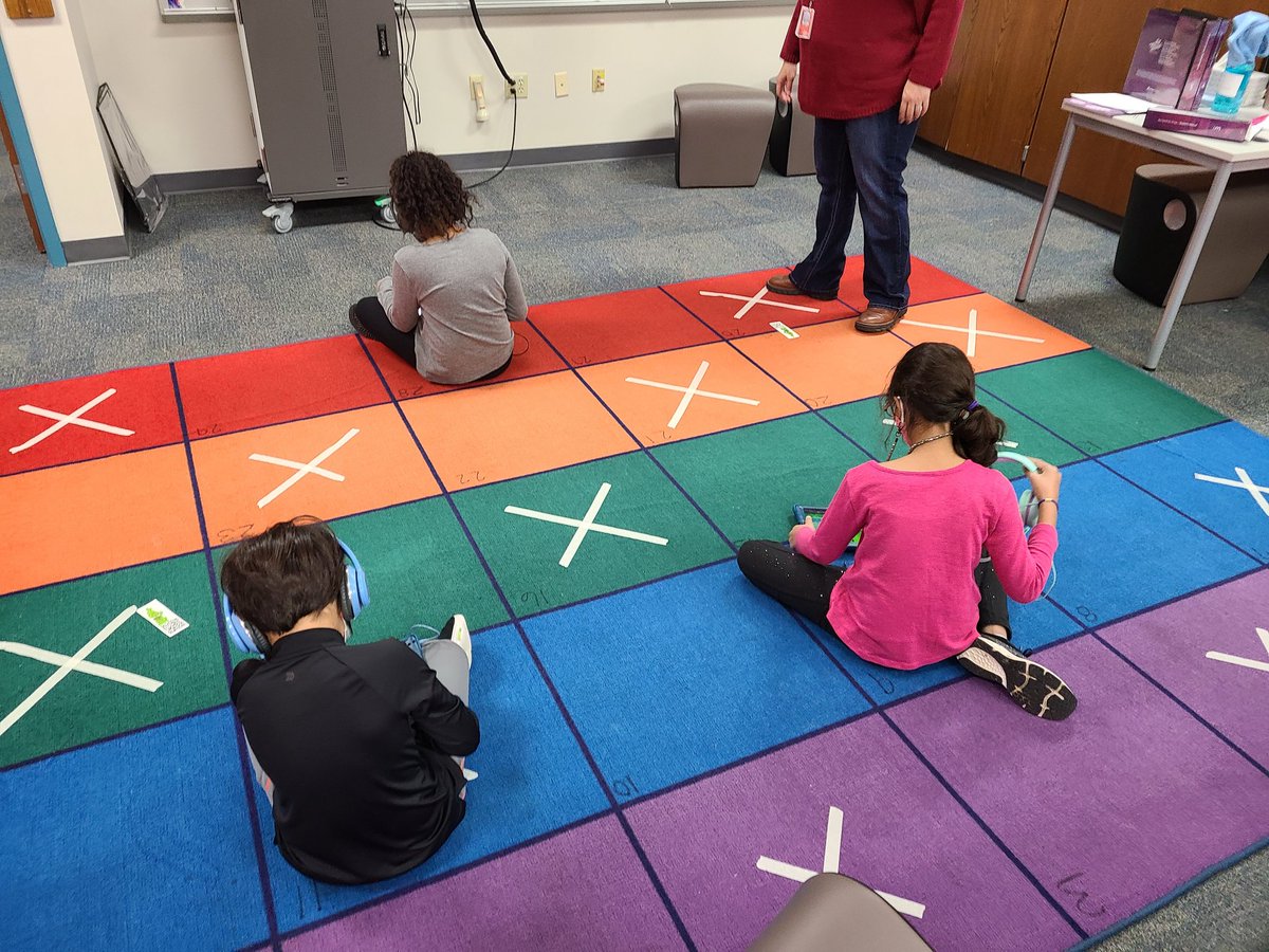 robertsonfr1's tweet photo. @LakesideReads Thank you for connecting our virtual and f2f learners for hour of code this morning❤❤ @jesshansen17 @SmithM4D https://t.co/QKw8aqegt5