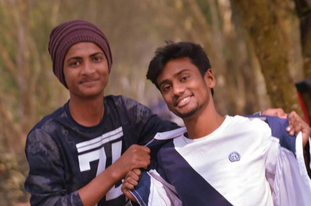 ObaydulKuasha's tweet photo. 2018 me and my good friend https://t.co/MFYVD3D7Sb