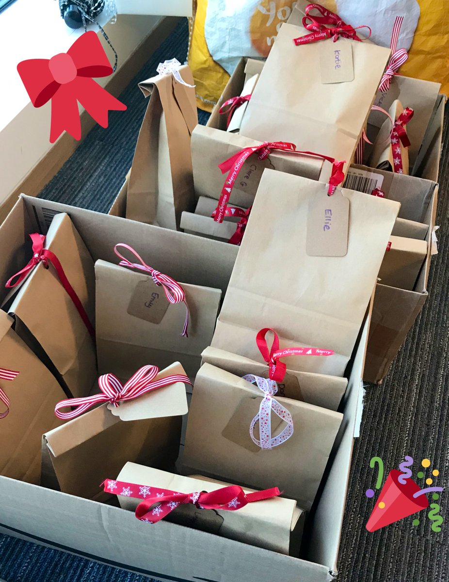 Feeling Festive today in the office 🎅🎄 

Thank you to <a href="/Allan_Kaylee/">Kaylee Allan</a> <a href="/Katheri68027592/">Katherine</a> <a href="/GreenhoughAmy/">Amy Greenhough</a> @ClemoRj for our thoughtful &amp; #green gifts 🎁 

You all have been amazing leaders for the dietetic team throughout the year!
