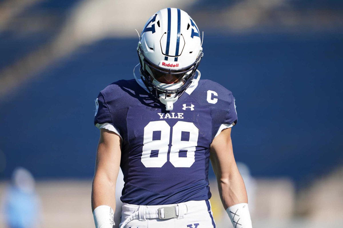 terrancebroox's tweet photo. #AGTG Blessed to receive an ⭕️ffer from Yale University
#BulldogBuilt @Coach_Araujo
@dadbwhisperer @DBMomNB @CoachWilliamsII @teaguefootball @Perroni247 @SWiltfong247 https://t.co/g6VQBbU2nH