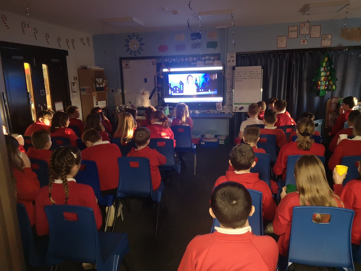 MrsPetchY6's tweet photo. π Year 6 reading treat this afternoon: watching Wonder with hot chocolate and popcorn snacks ππΏβπ« #choosekind #welovereading #Year6rocks https://t.co/zcMrYPSknB