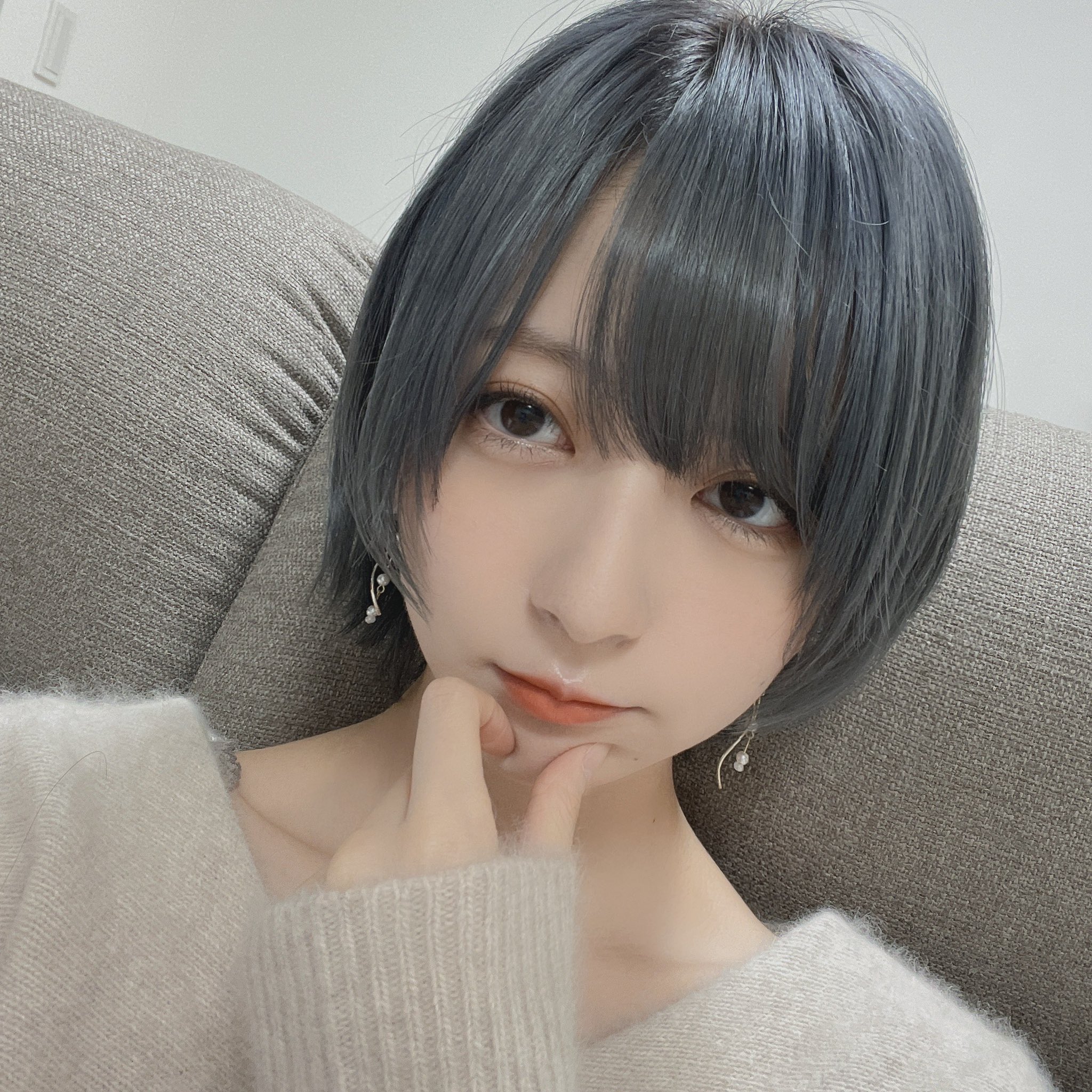 こばしり ネイビーにしてから日々 髪色が変わってくけど先週末の髪色が最高に良い感じだった この色味維持したかったけどまた色抜けて 今はシルバーっぽくなっていってる ネイビーにすると日々楽しい 色似てる こばしり ネイビーにしてから日々 髪色が変わってくけど先週末の髪色が最高に良い感じだった この色味維持したかったけどまた色抜けて 今はシルバーっぽくなっていってる ネイビーにすると日々楽しい 色似てる