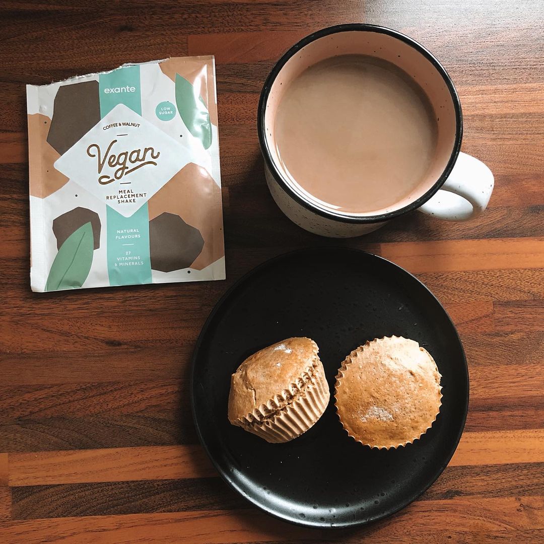 exantediet's tweet photo. It's only right to post this on #NationalCupcakeDay 🧁️
Lou Winters' Coffee and Walnut cupcakes made from our Vegan Shake mix are the perfect mid-morning treat to enjoy over a cuppa 😍
Shop the Vegan range here: https://t.co/l53MW6rNkE
#PackHack #exantediet https://t.co/X4YlOtzXg6