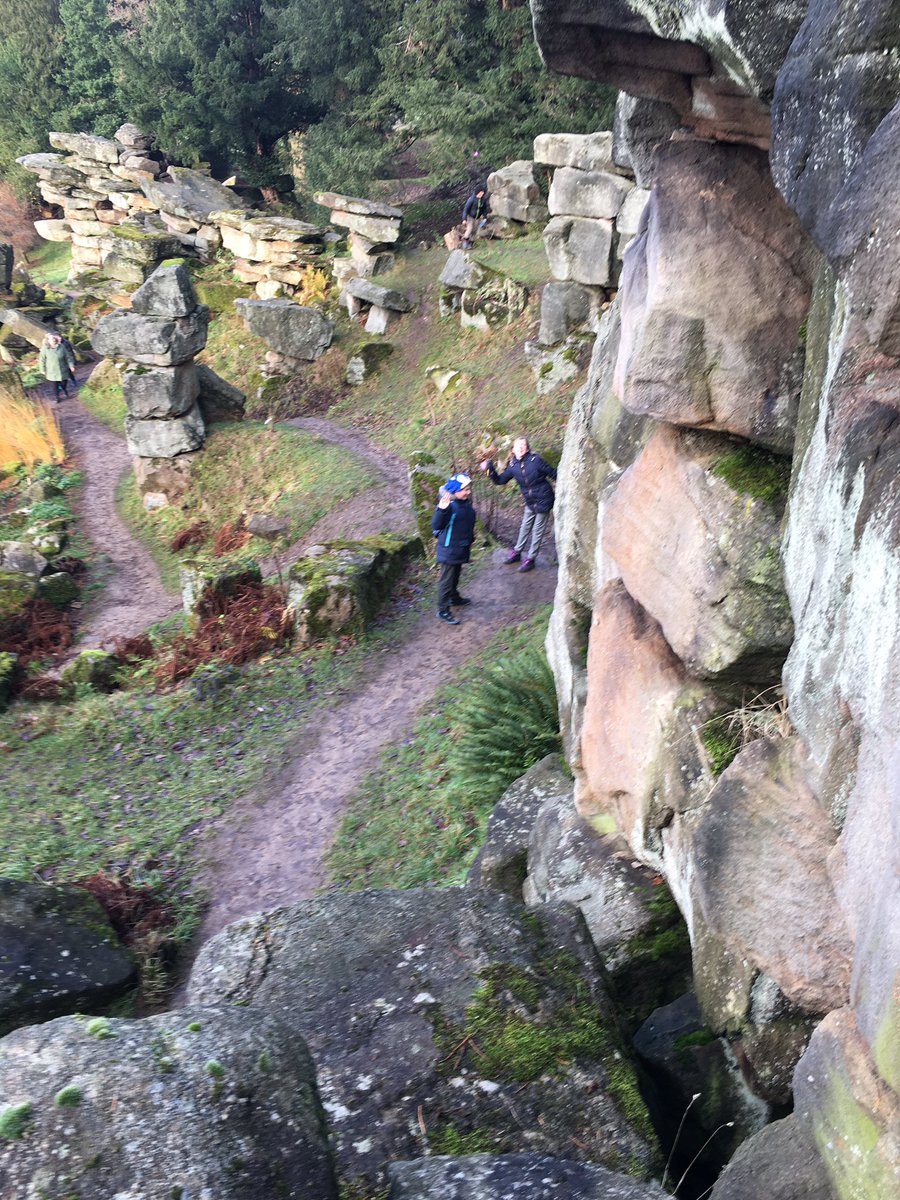 ChaucerJun's tweet photo. What a magical day out we’ve had, courtesy of our wonderful trust, @embarkfed! And such lovely winter weather ❄️☀️ Thank you to Chatsworth, Mr Crawford, Rosie and of course our wonderful Year 6s, who have done us proud as always 🤩👏 #ChaucerPride #EmbarkFamily https://t.co/yIovqFVJAH