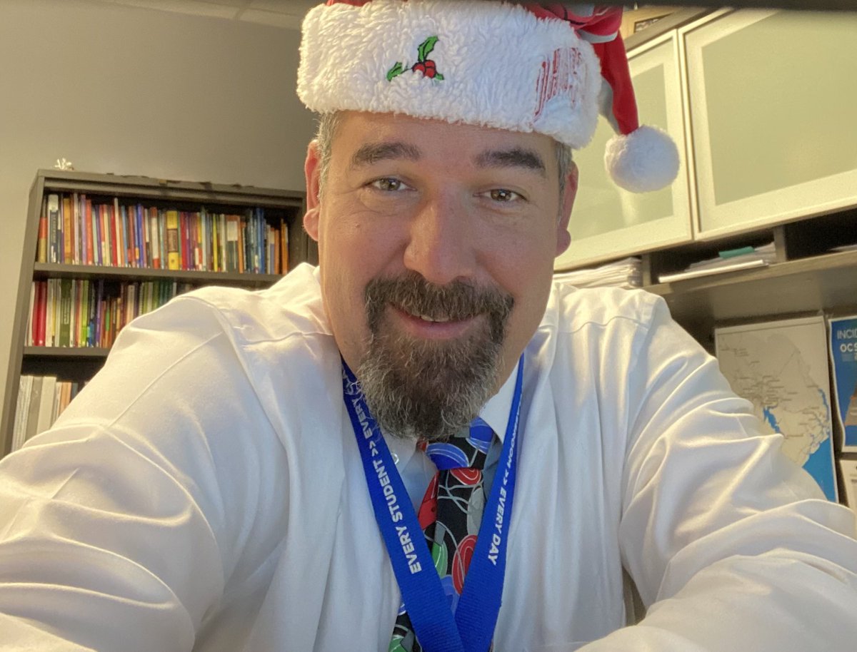 Lisa Thompson tweet media