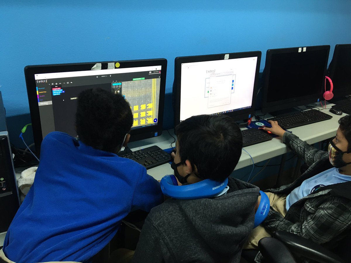 javierfaguilar's tweet image. Today @efwmaschool we with our 3rd-5th grade classes doing @GoCoderZ - Amazon Cyber Robotics Challenge @AmazonNews #AmazonFutureEngineer #robotics
#virtualrobotics
Advocate for #equity #diversity #confidence #RemoteLearning
#code #CSforGood #creativity
#CSforALL #EveryCanCode