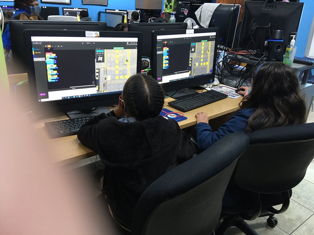 javierfaguilar's tweet image. Today @efwmaschool we with our 3rd-5th grade classes doing @GoCoderZ - Amazon Cyber Robotics Challenge @AmazonNews #AmazonFutureEngineer #robotics
#virtualrobotics
Advocate for #equity #diversity #confidence #RemoteLearning
#code #CSforGood #creativity
#CSforALL #EveryCanCode